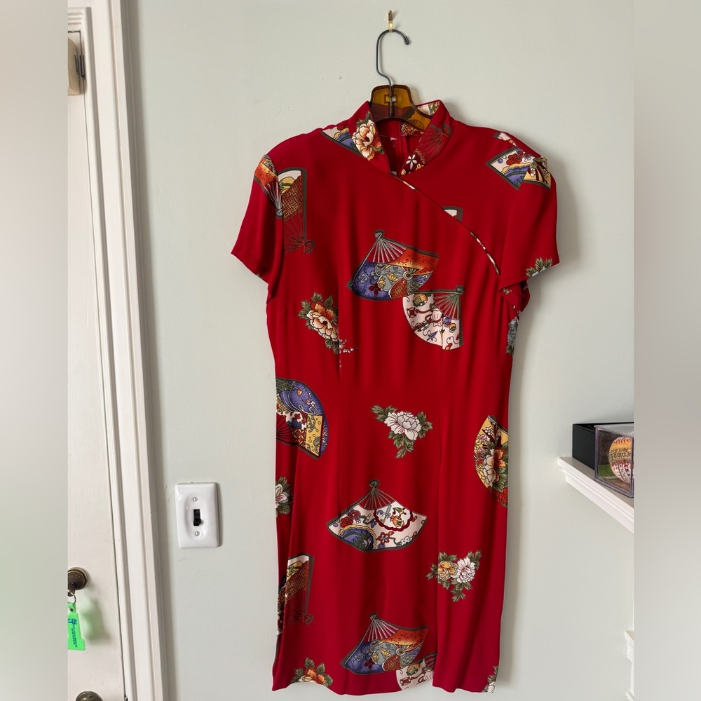 Red Mica Mini Dress with Fan Pattern Size 8